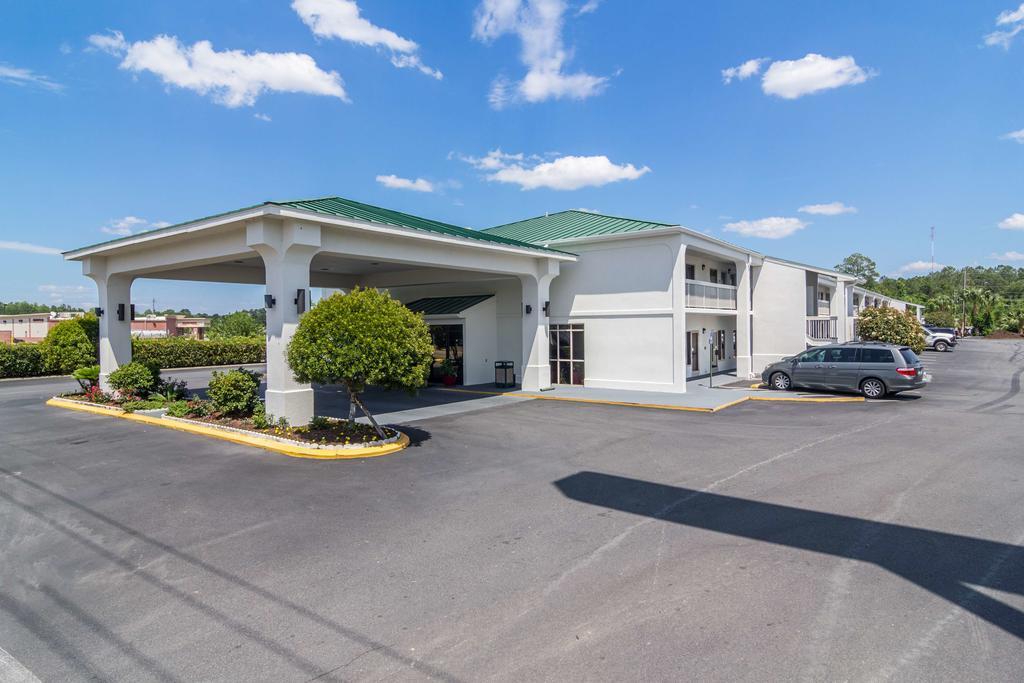 Motel 6 韦克罗斯 外观 照片
